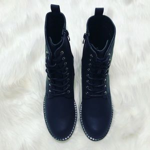 Combat boots